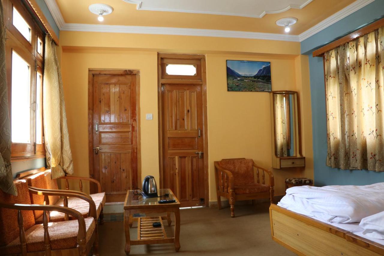 Hotel Mount Kailash Sāngla Buitenkant foto